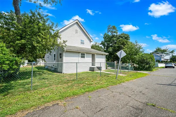 25 William ST, Central Islip, NY 11722