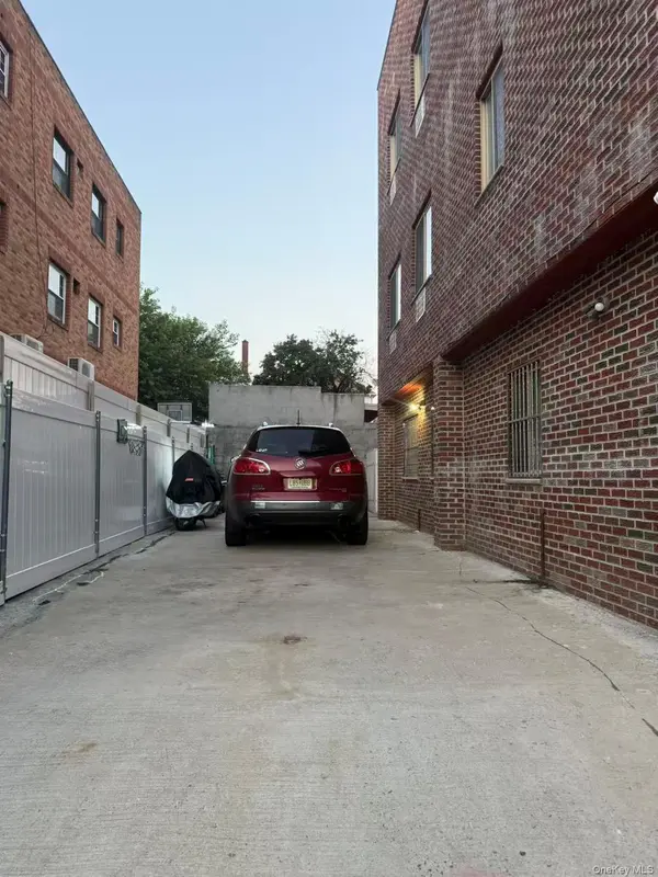 109-01 34th AVE, Corona, NY 11368