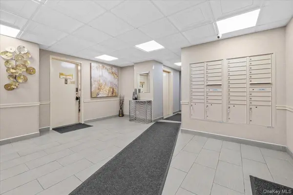 1725 Edison AVE #5D, Bronx, NY 10461