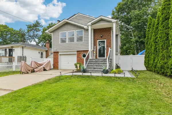 234 Buffalo AVE, Medford, NY 11763