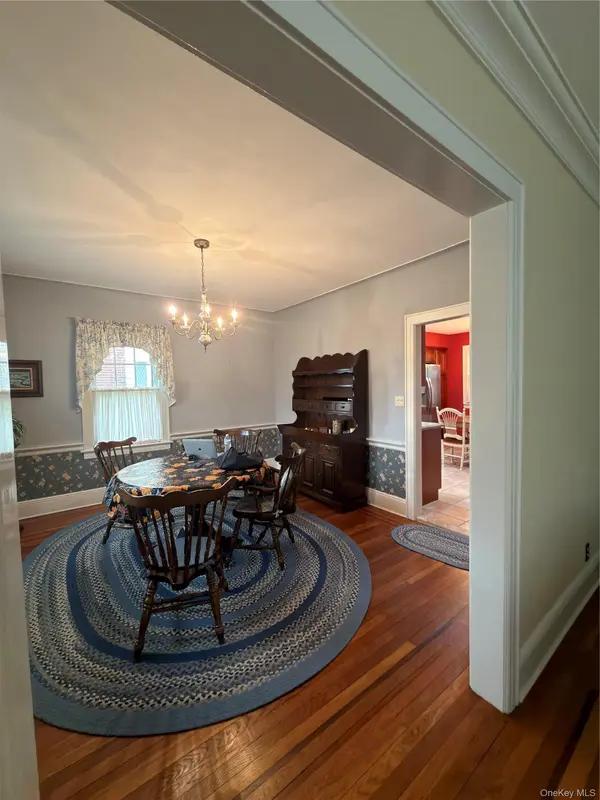 44 Muirfield RD, Rockville Centre, NY 11570