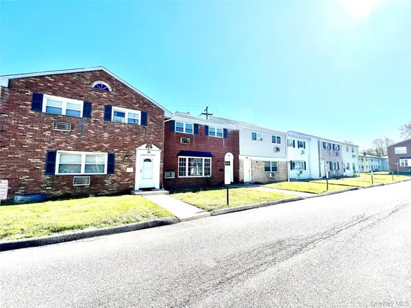 27 Lexington LN, New Windsor, NY 12553