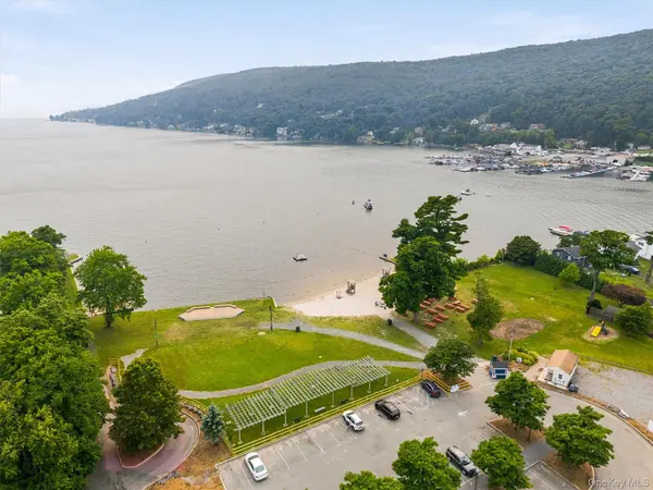 35 Lake DR, Greenwood Lake, NY 10925