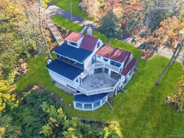 11 Buena Vista RD, Port Jefferson, NY 11777