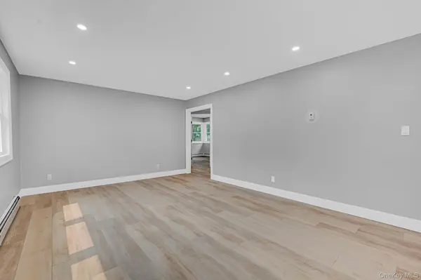 11 Mayfield, Mastic Beach, NY 11951