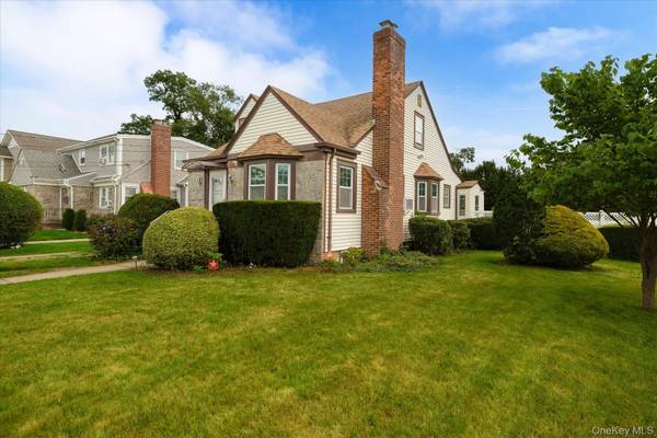 1503 Paul ST, Baldwin, NY 11510