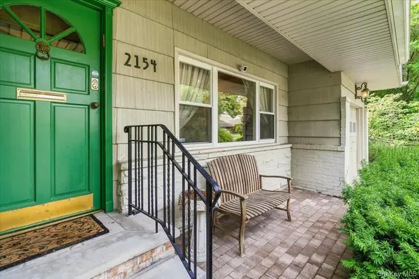 2154 Marion AVE, Merrick, NY 11566