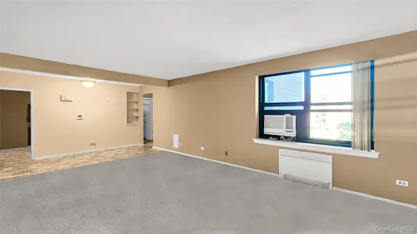 73-55 210th ST #4J, Oakland Gardens, NY 11364