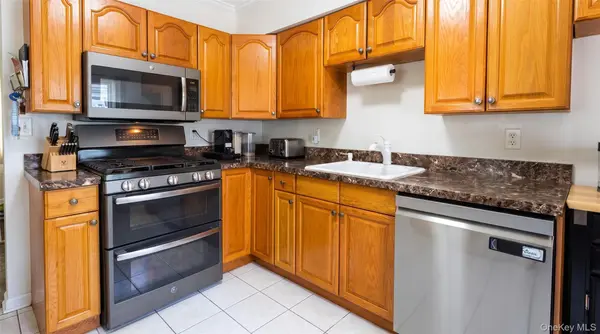 520 Riverside AVE, Massapequa, NY 11758