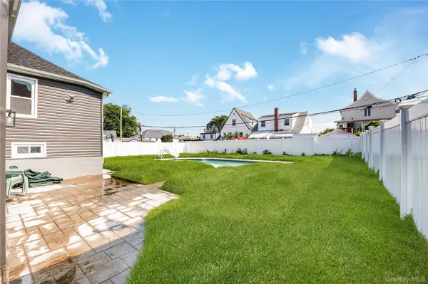 1043 Delaware AVE, Island Park, NY 11558