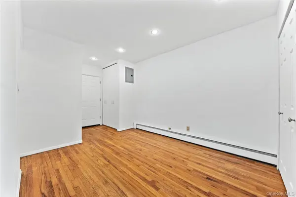 212 Westend AVE #7-D, Freeport, NY 11520