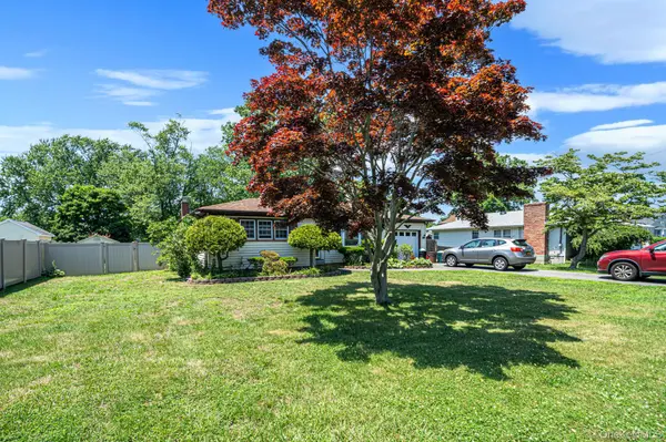 190 Bay AVE, Patchogue, NY 11772