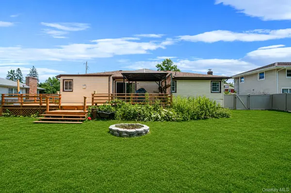 190 Bay AVE, Patchogue, NY 11772