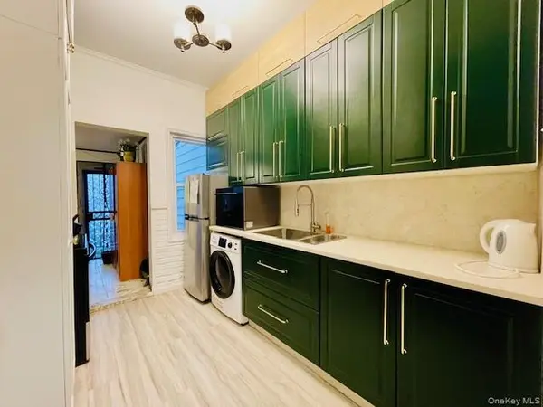 68-68 76th ST, Middle Village, NY 11379