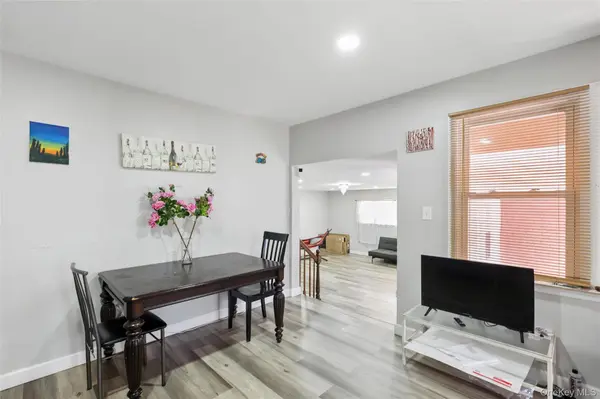 71 11th AVE, Huntington Station, NY 11746