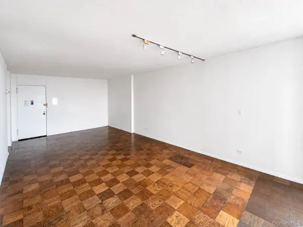 27010 Grand Central Pkwy #17A, Floral Park, NY 11005