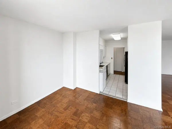 27010 Grand Central Pkwy #17A, Floral Park, NY 11005