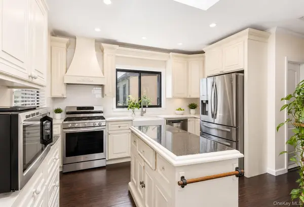 439 W Olive ST, Long Beach, NY 11561