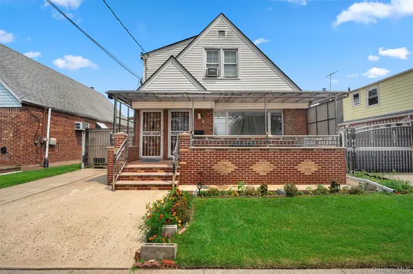 8811 Sabre ST, Bellerose Manor, NY 11427