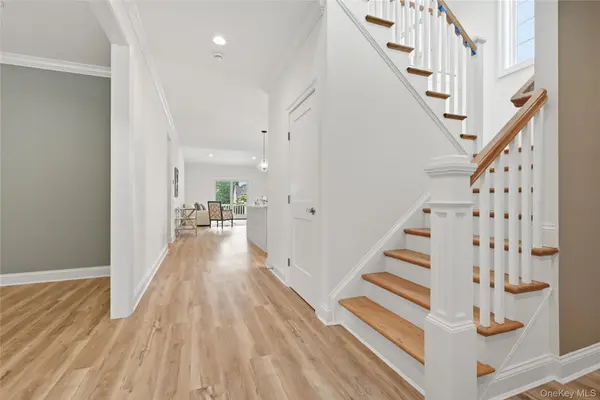 47 Central Pkwy, Huntington, NY 11743