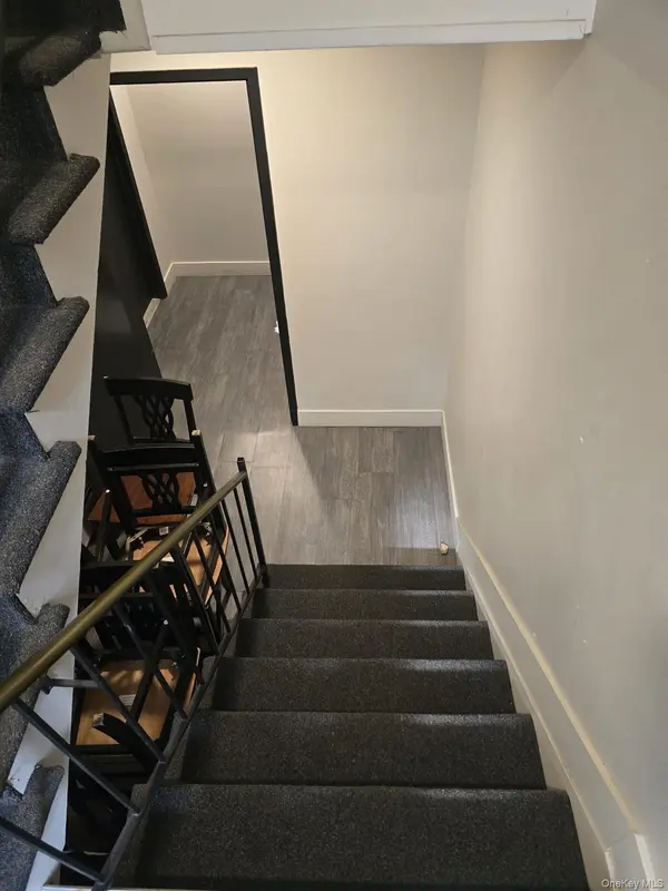 152 Kearsing Pkwy #B, Monsey, NY 10952