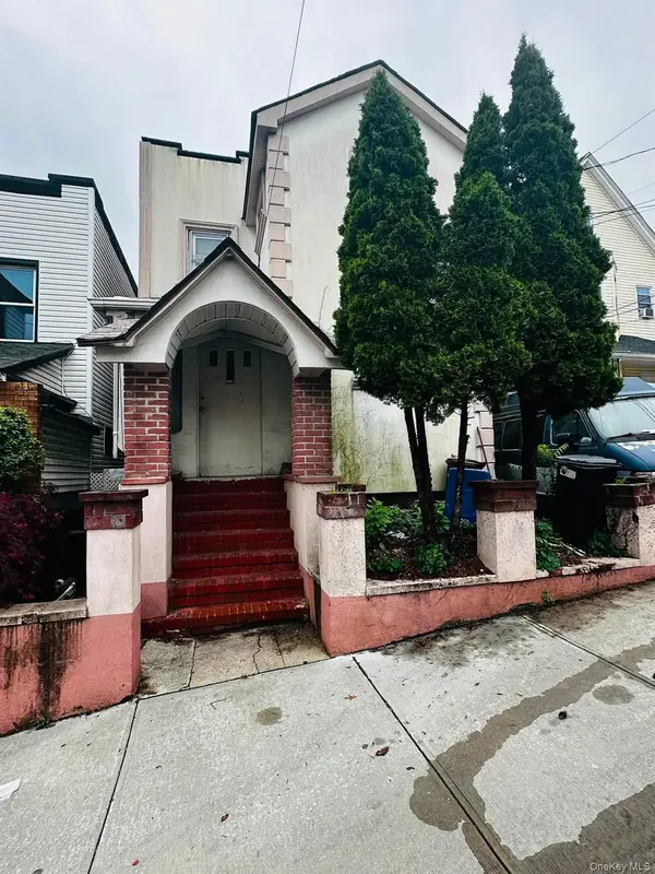 8614 143rd ST, Jamaica, NY 11435