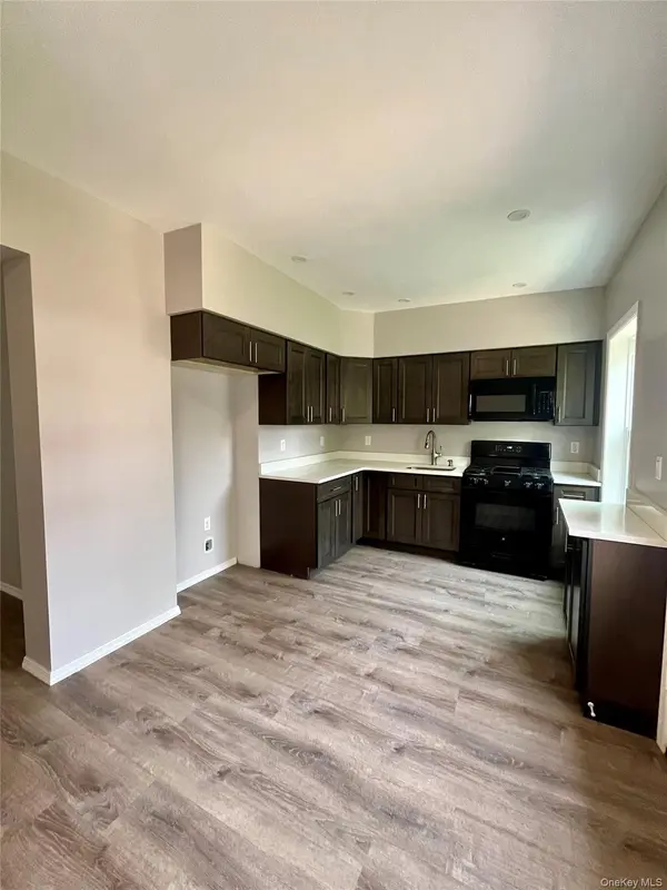 6 E 2nd ST #1st Floor, Huntington Station, NY 11746