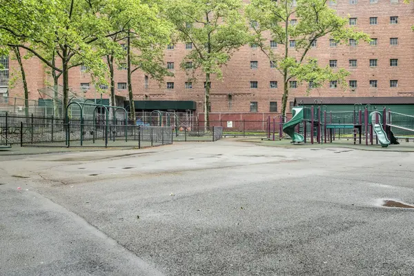 1579 Metropolitan AVE #3B, Bronx, NY 10462