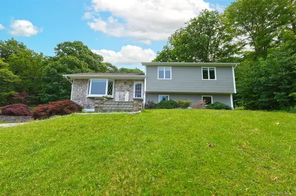 128 Lookout PASS, Stormville, NY 12582