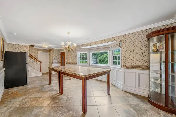 35 Scout TRL, Ridge, NY 11961