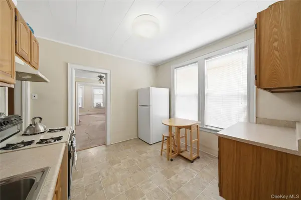 66-28 75th ST, Middle Village, NY 11379