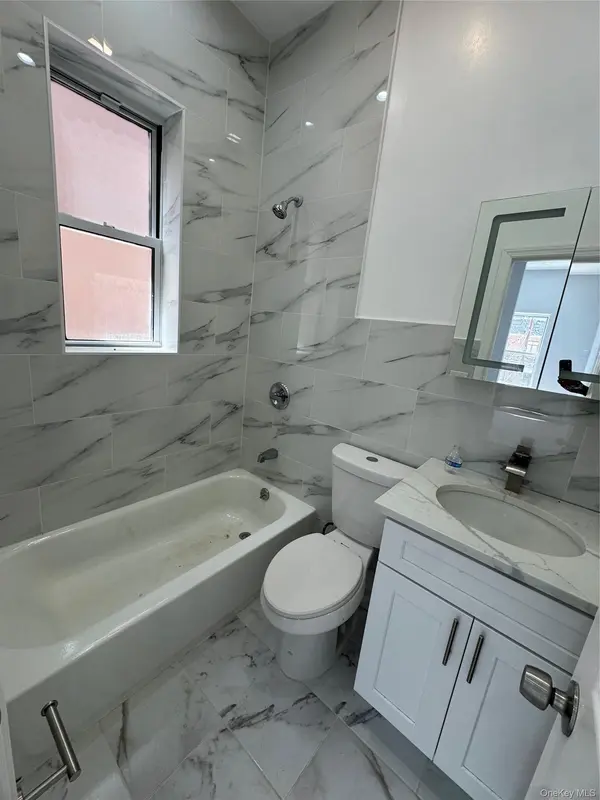 3041 Paulding AVE, Bronx, NY 10469