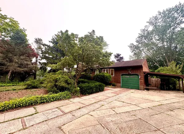 28 Euclid AVE, Dix Hills, NY 11746