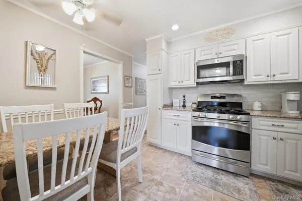 3615 Tonopah ST, Seaford, NY 11783