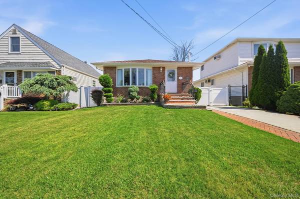 3615 Tonopah ST, Seaford, NY 11783