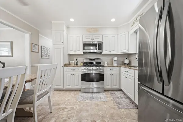 3615 Tonopah ST, Seaford, NY 11783