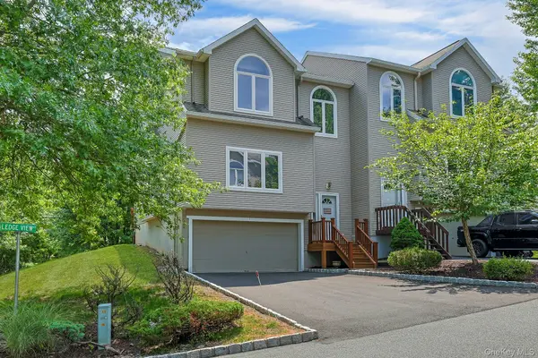 1 Ledger View CT, Highland Mills, NY 10930
