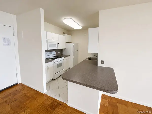27010 Grand Central Pkwy #7C, Floral Park, NY 11005