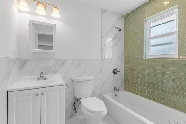 3439 Grace AVE, Bronx, NY 10469