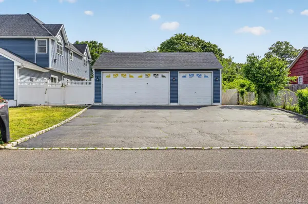 60 Steuben BLVD, Nesconset, NY 11767