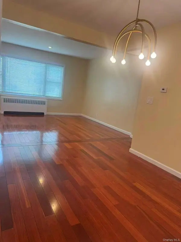 278 N 4th ST, Bethpage, NY 11714