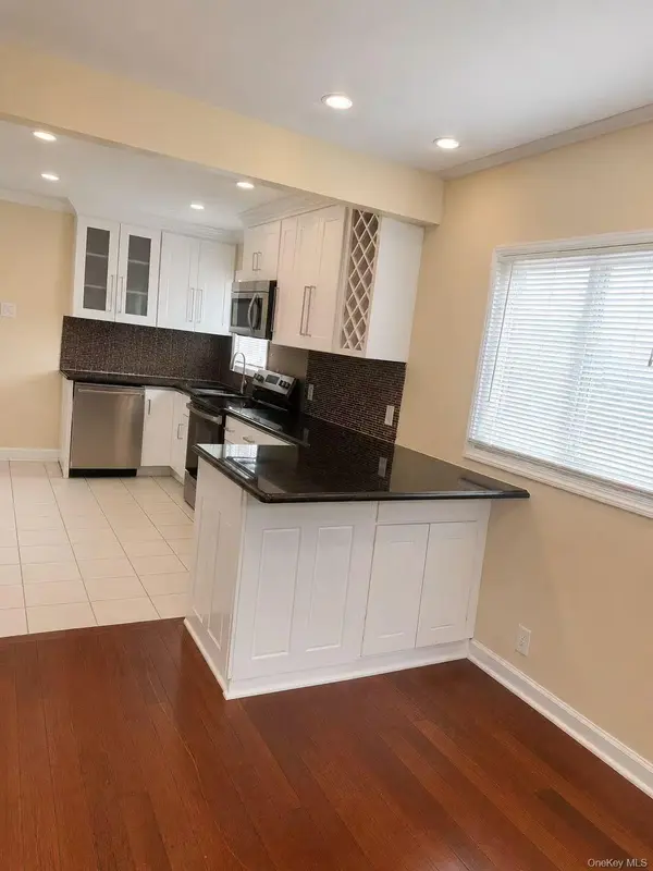 278 N 4th ST, Bethpage, NY 11714