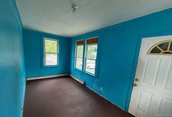 583 Straight PATH, West Babylon, NY 11704