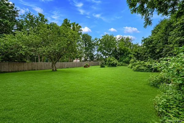 685 Village LN, Mattituck, NY 11952