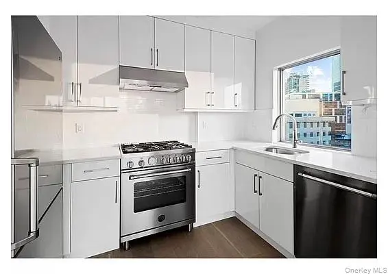 4244 Crescent ST #6B, Long Island City, NY 11101
