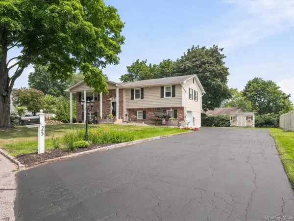 25 Preakness LN, New City, NY 10956