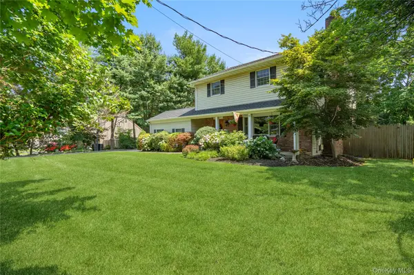 53 Quaker PATH, Stony Brook, NY 11790