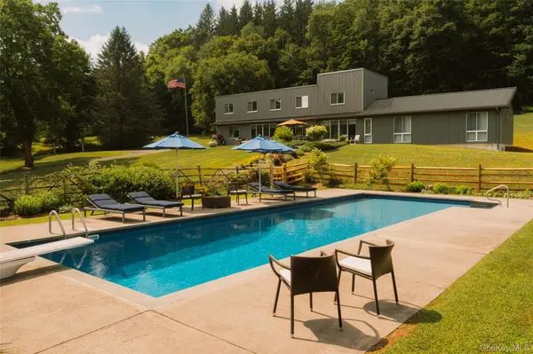 56 Winkelstern LN, Kenoza Lake, NY 12750