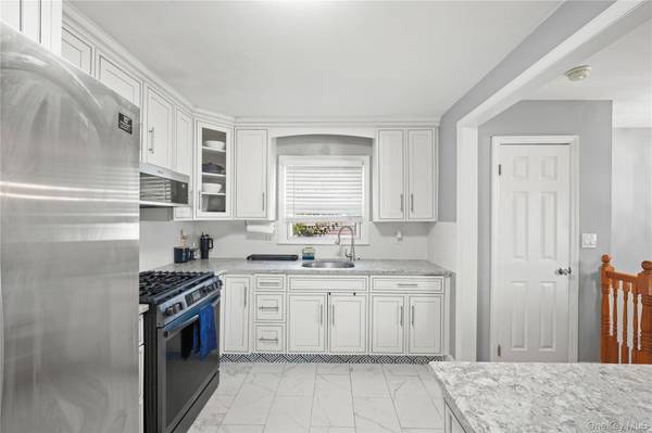 284 Baldwin RD, Hempstead, NY 11550