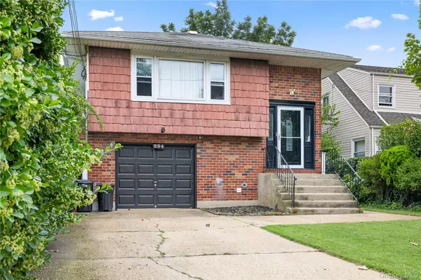 284 Baldwin RD, Hempstead, NY 11550